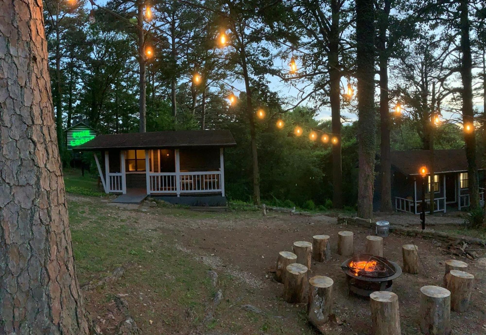Loblolly Pines Adventure Cabin 2 King Юрека Спрингс Екстериор снимка